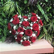 Rose &amp; Carnation Heart - Red &amp; White